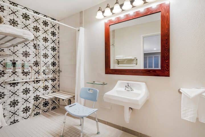 Room 42 of 67